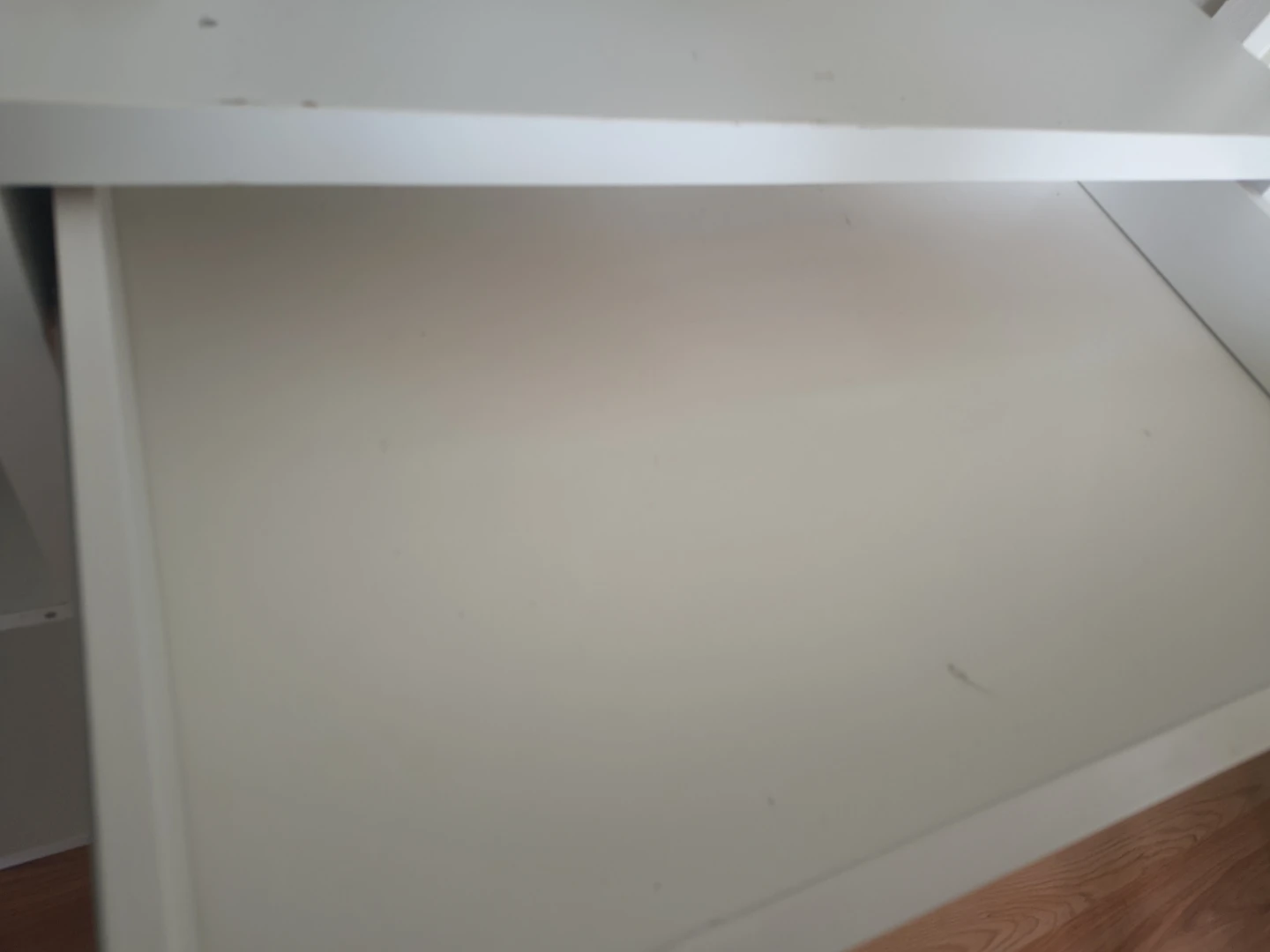 White computer desk - photo 3