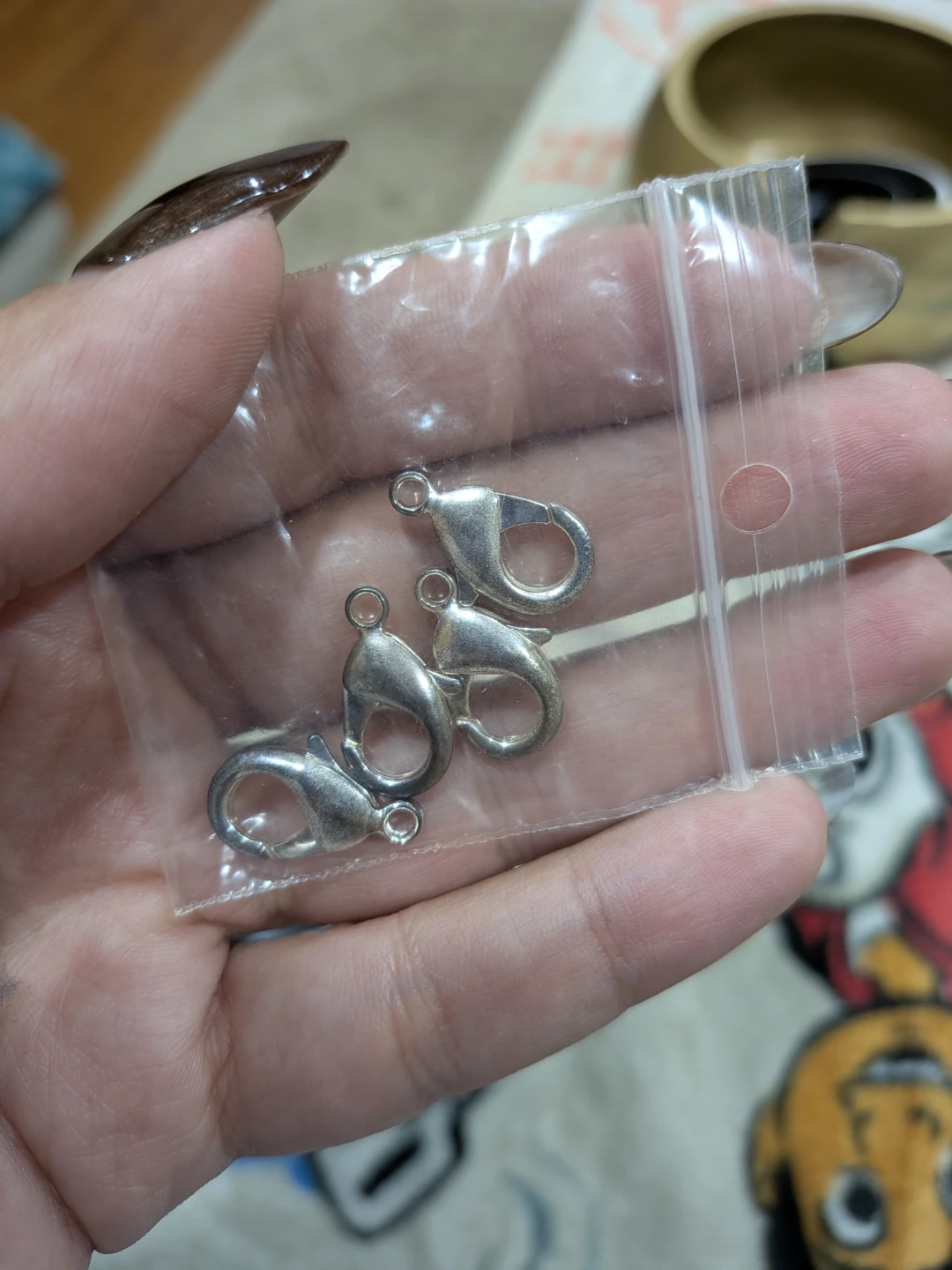 Silver-tone lobster clasps for jewellery