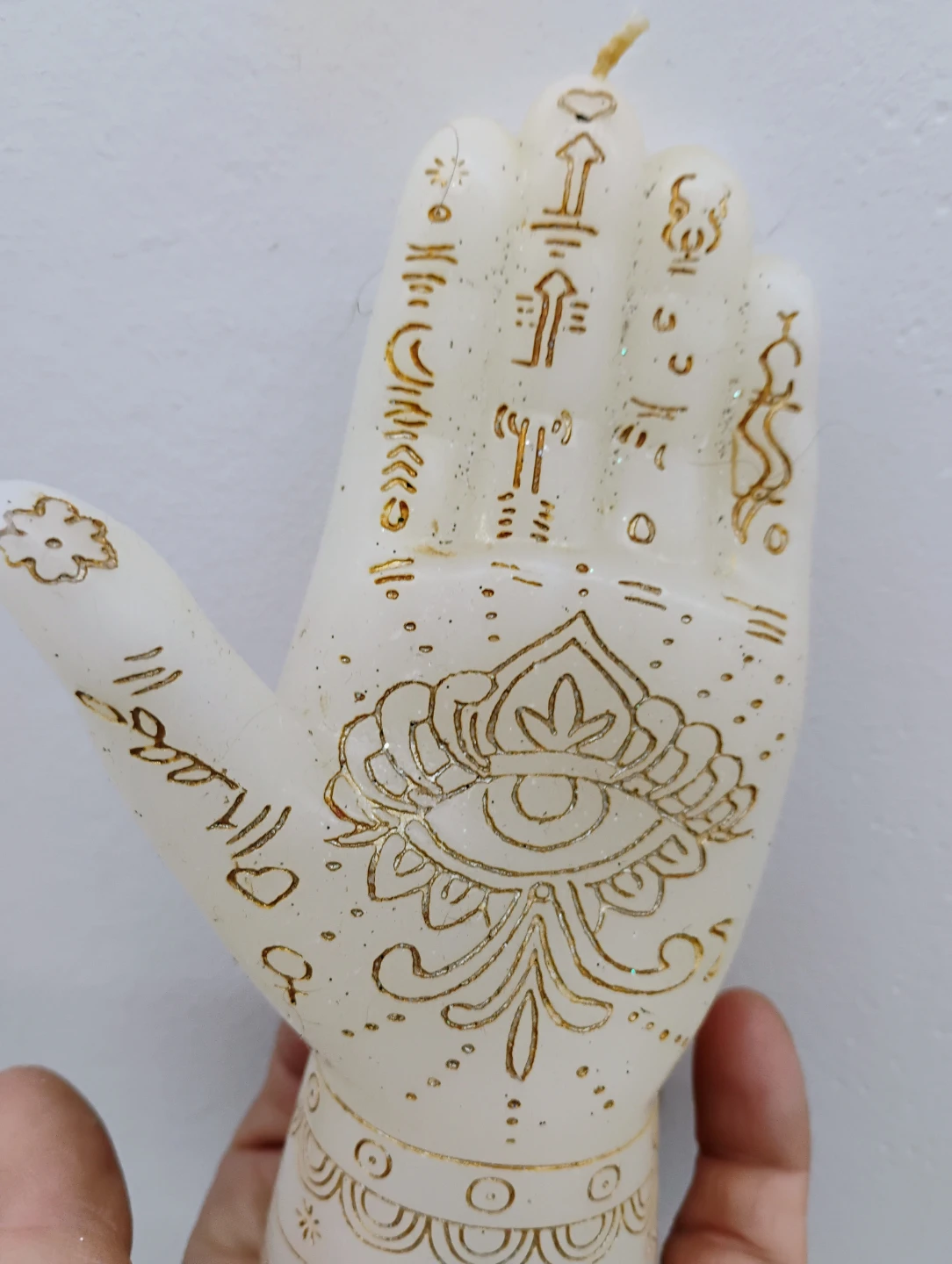 Hamsa Hand Shaped Decorative Candle - photo 2