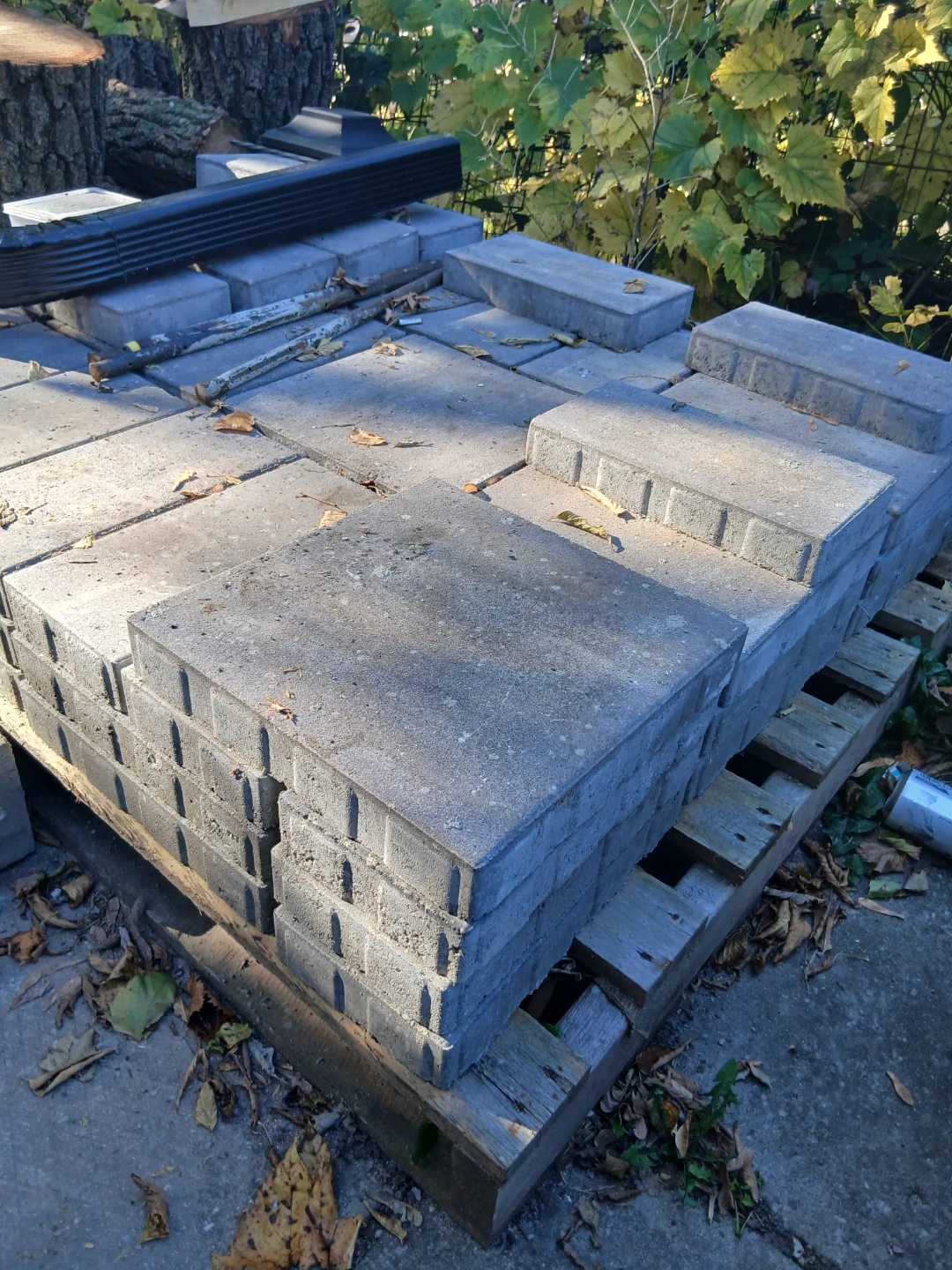 Concrete Pavers and Edging Stones