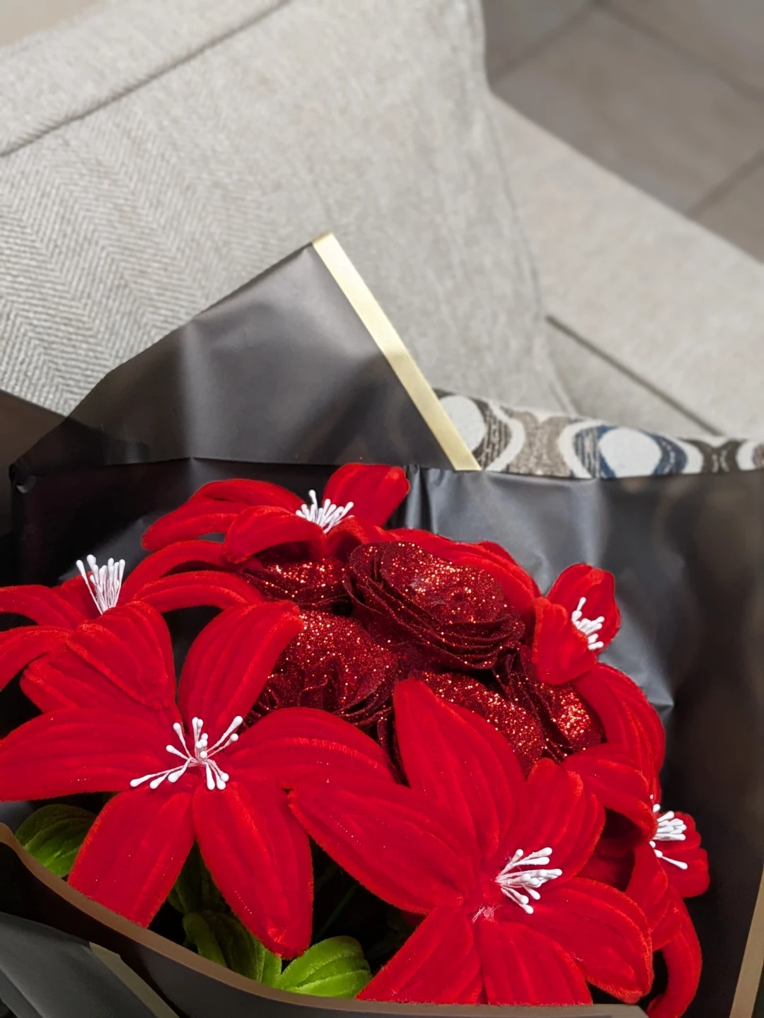 Nush customized Red Glitter and Velvet Artificial Flower Bouquet - photo 2
