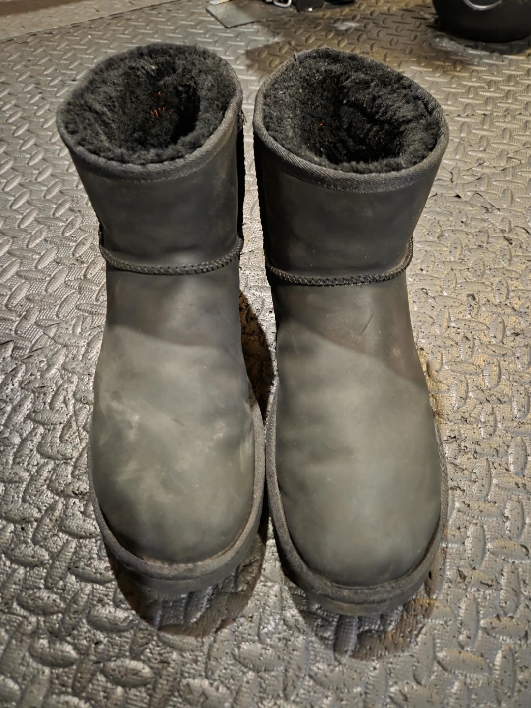 UGG Mini Deco. Men's Size 13.