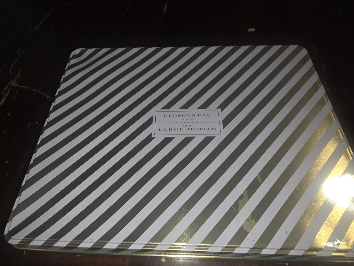Hudson's Bay Holiday Tin Set - photo 2