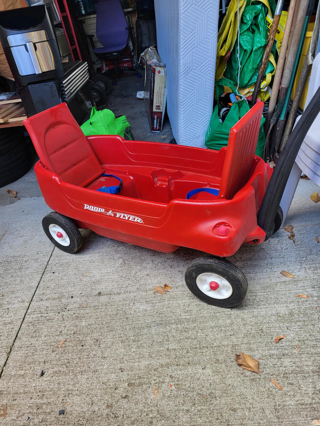 Radio Flyer 2 seat Red Wagon