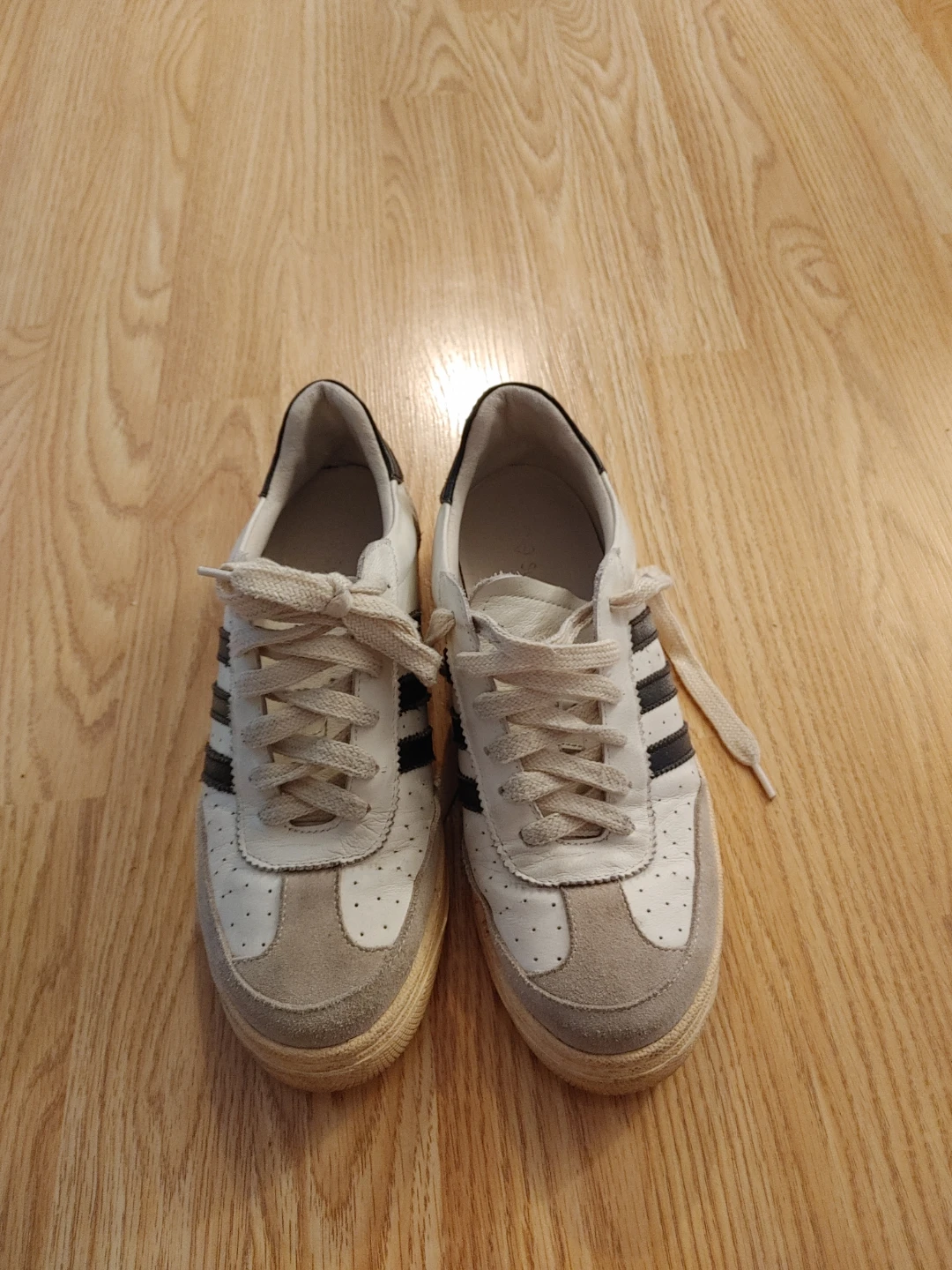 Women's Adidas sneakers size 7.5 - photo 4