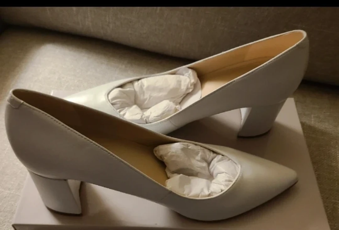 Marc Fisher White Pointed Toe Heels