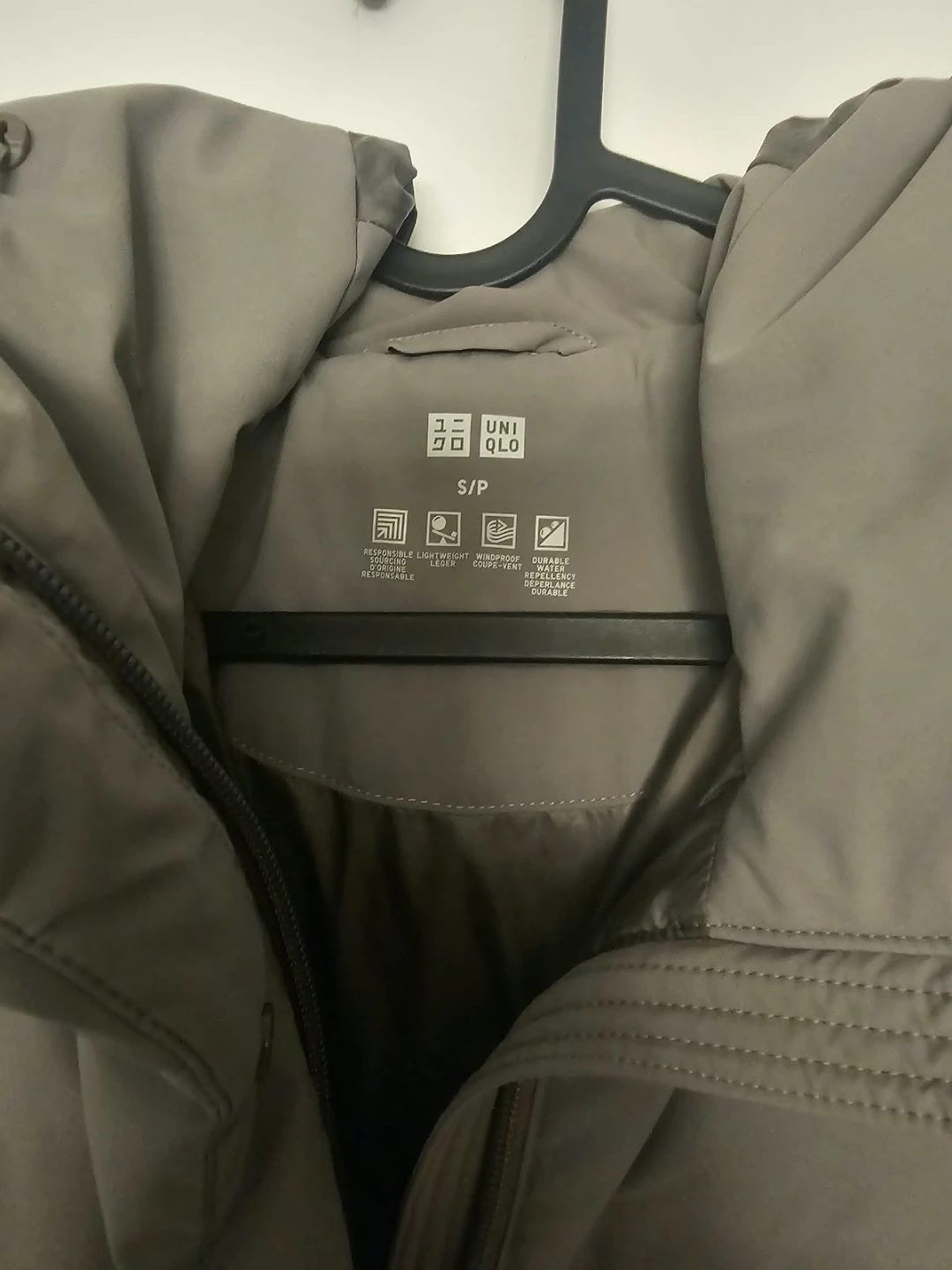 Uniqlo Seamless Down Hooded Coat - Grey - Small - photo 3