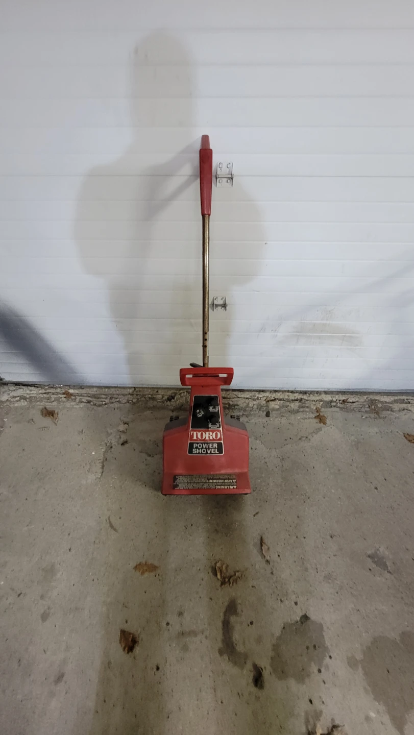 Toro Power Shovel