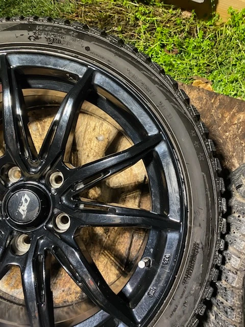 Winter tires with black rims - photo 2