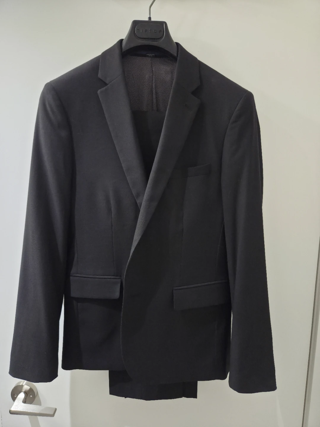RW&CO. Tailored Fit Black Suit with Pants - photo 2