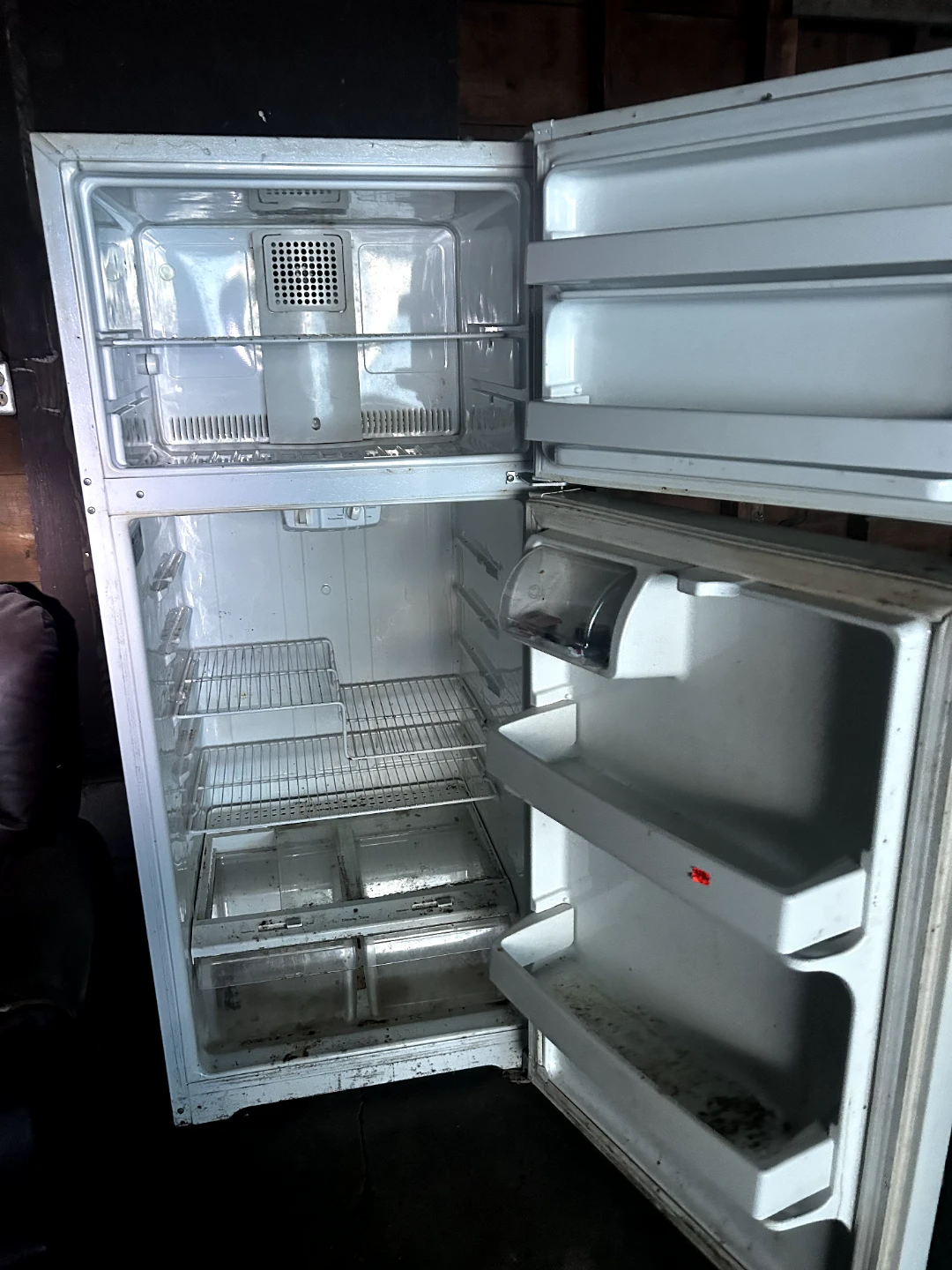 GE Top-Freezer Refrigerator
