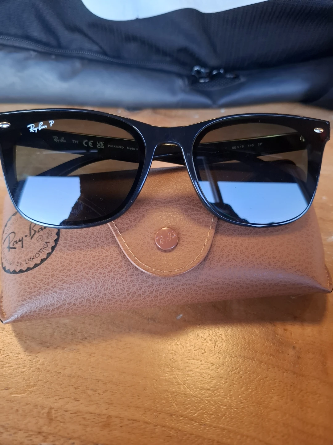 Ray-Ban Polarized Sunglasses with Case - photo 2