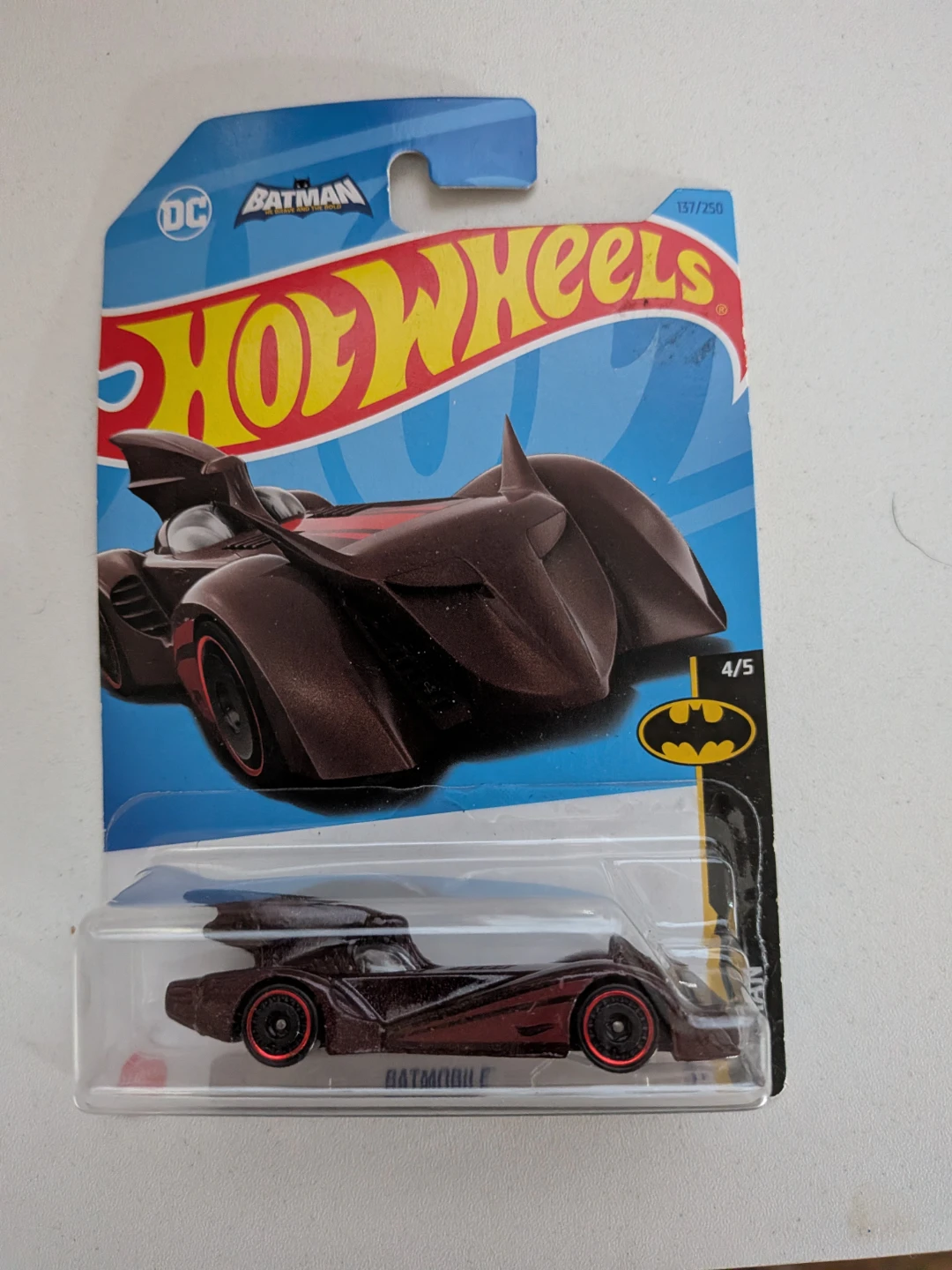 Hot Wheels Batman Batmobile 137/250 - photo 3