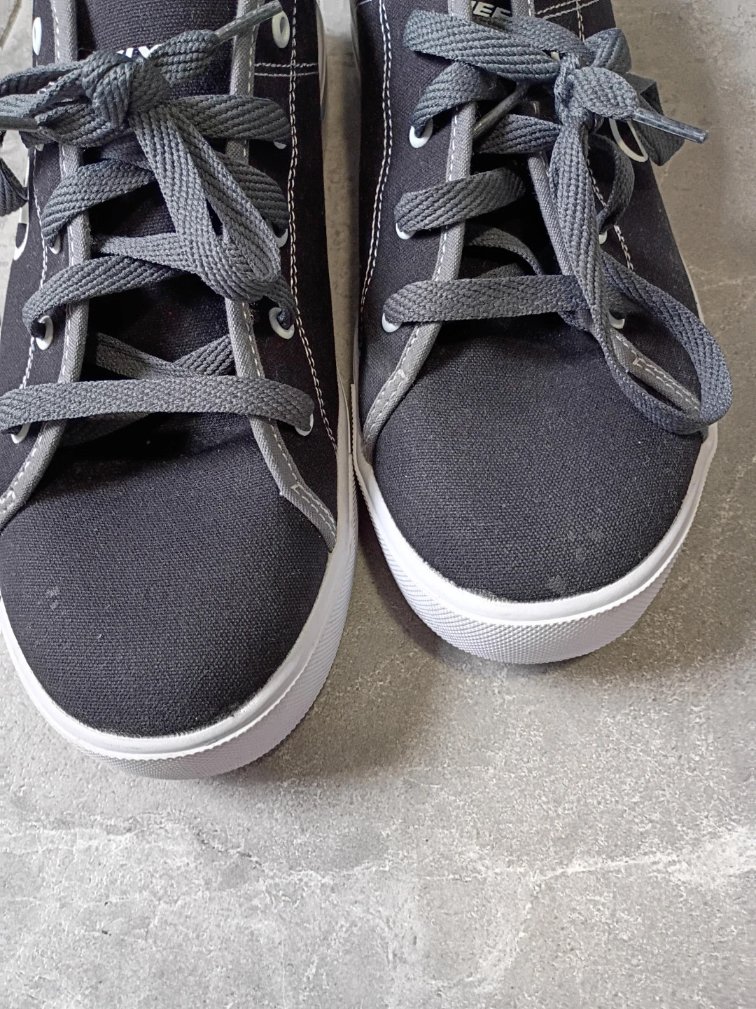 MEN'S Heelys Skate Shoes Size 12 - photo 4