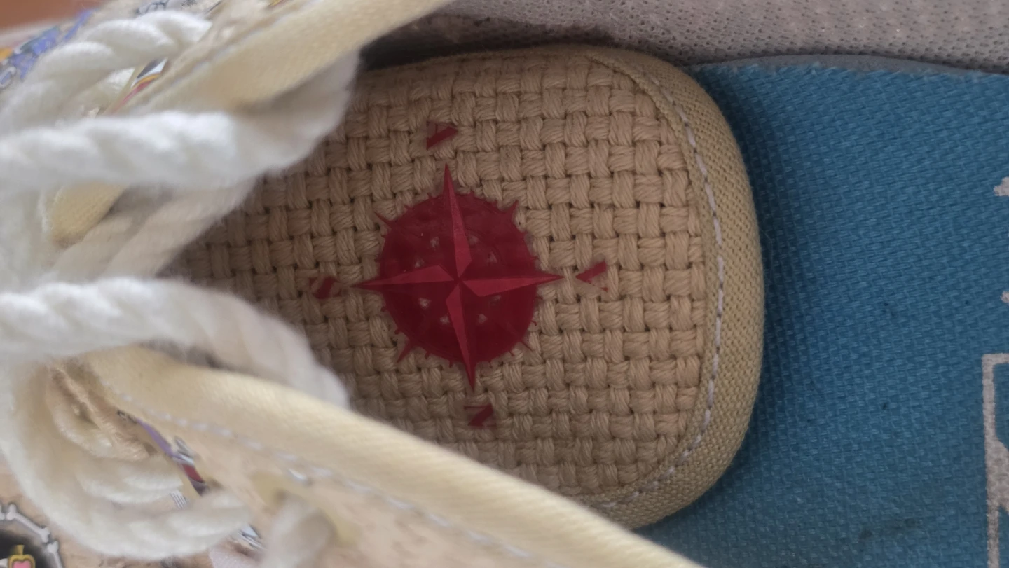 Vans x One Piece Sneakers – Limited Edition – Size 7.5 - photo 4