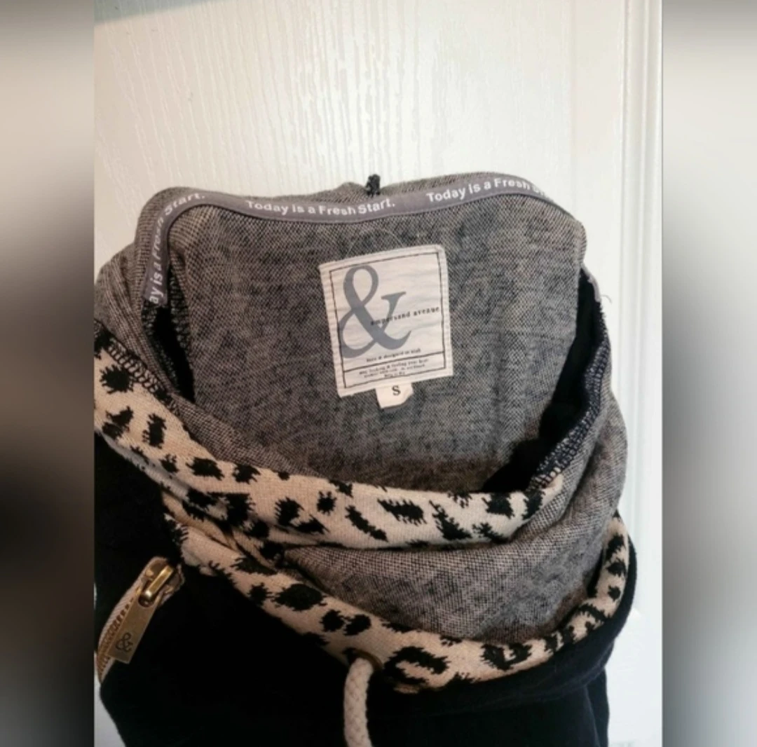 Ampersand Avenue DoubleHood Sweatshirt Small - photo 2