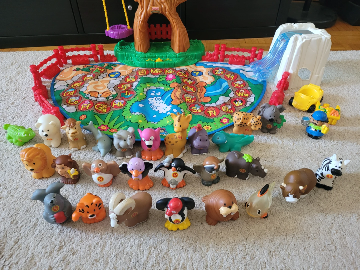 Fisher Price Alphabet Zoo playset - photo 2