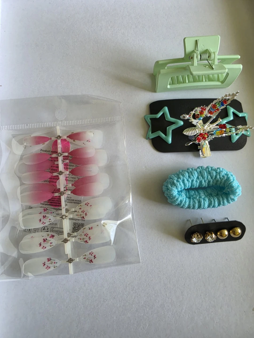 Beauty Gift Sets – Nails, Earrings & Hair Accessories - photo 3