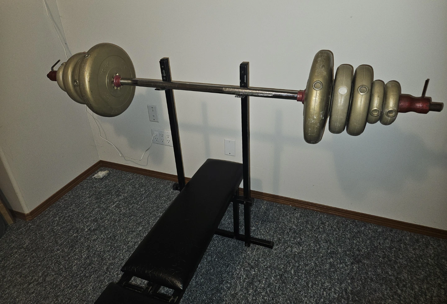 York Weight Bench w/Barbell and Plates