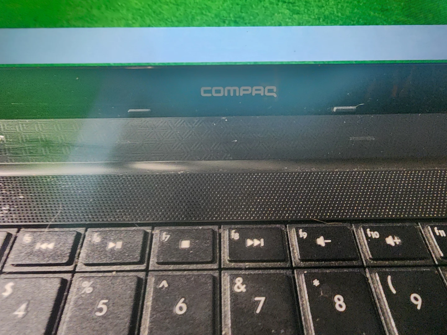 Compaq Presario CQ62 Laptop - photo 4