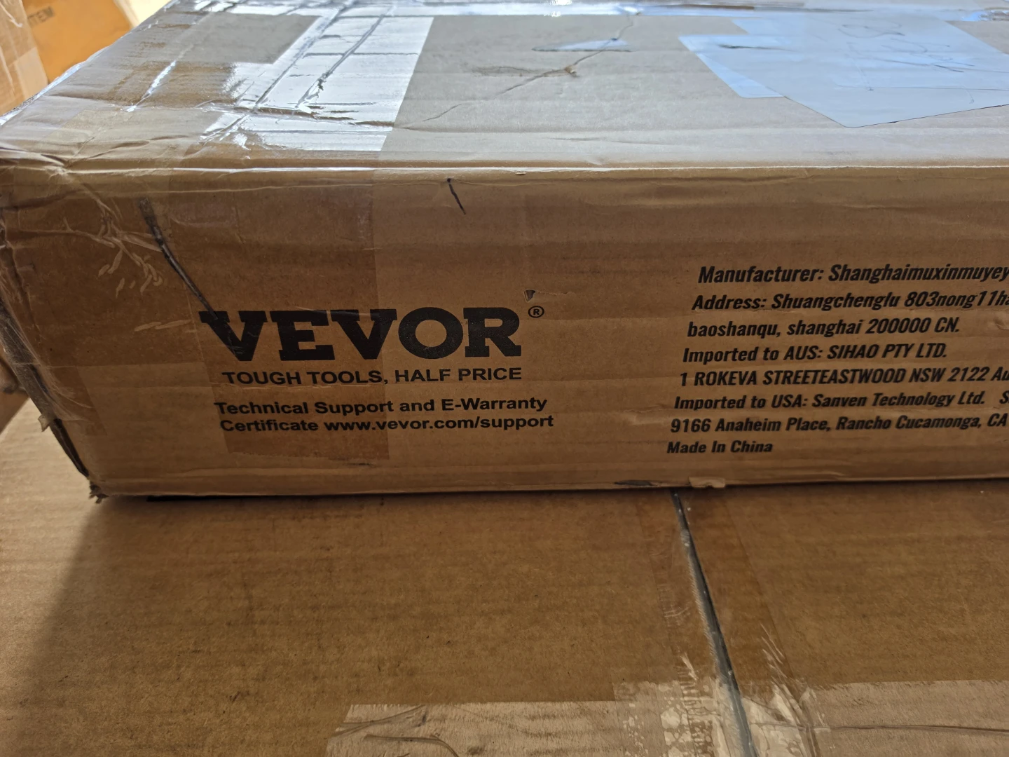 VEVOR Hitch Mounted Cargo Carrier - photo 3