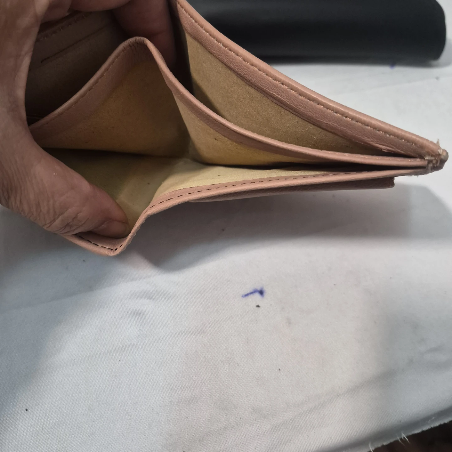 Tommy Hilfiger Bi-Fold Leather Wallet - photo 4
