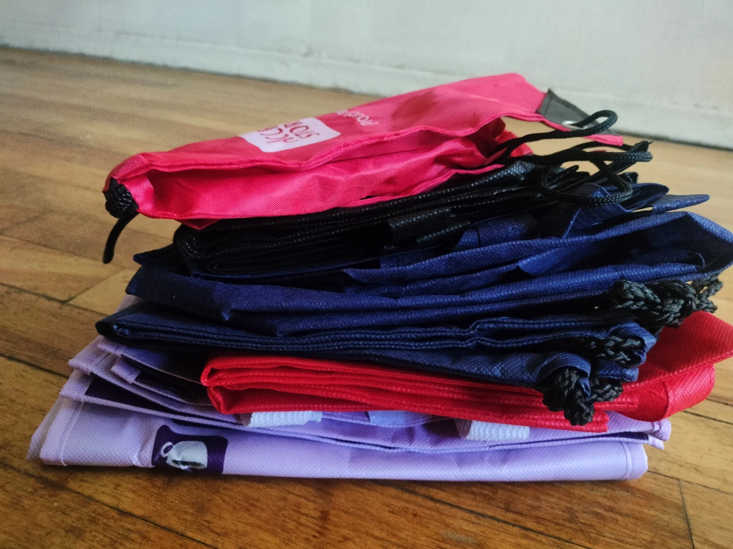 🛍️ Tote Bags & Drawstring Bags for Sale! Selling a collection of