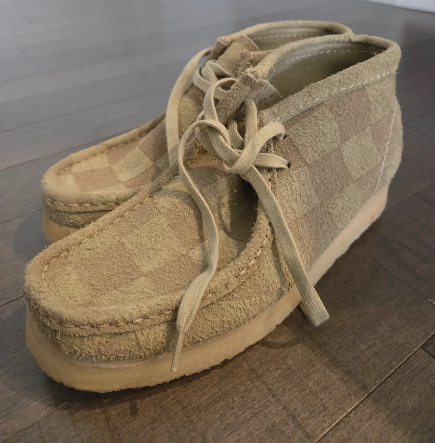 Clarks Beige wallabee Suede Shoes – US Size 7