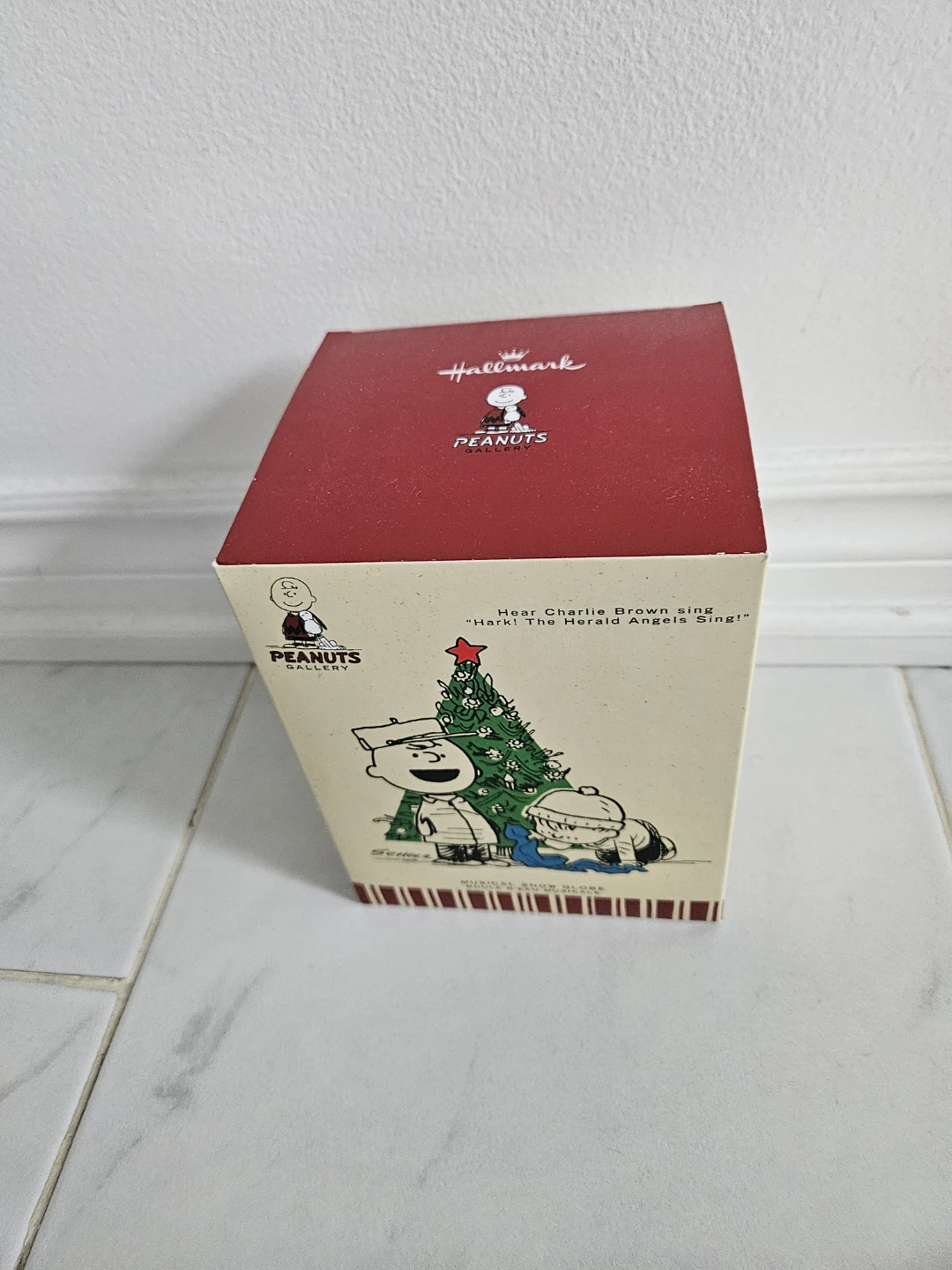 Hallmark Peanuts Musical Snow Globe - photo 2
