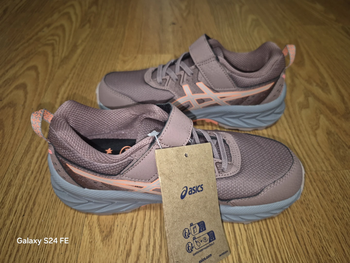 New ASICS Kids Sneakers Size 2.5 US - photo 2