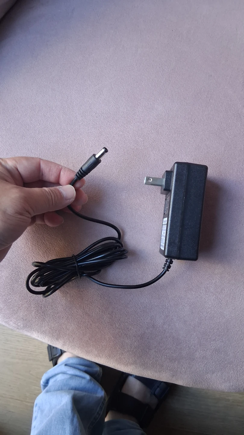 27V, 500mA power adapter with 5.5mm x 2.1mm barrel connector - photo 5
