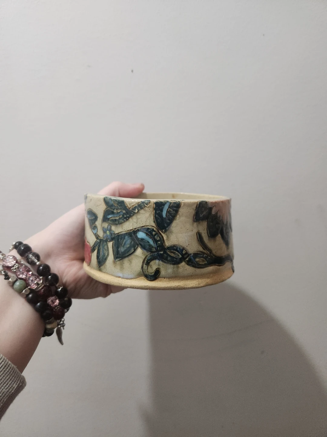 Handcrafted Ceramic Coaster Holder with Floral Design - photo 3
