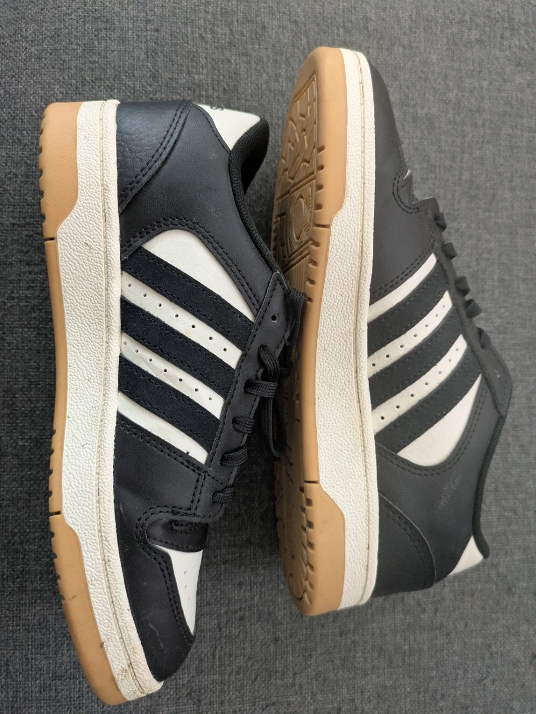 Size 5 youth Adidas shoes - photo 4