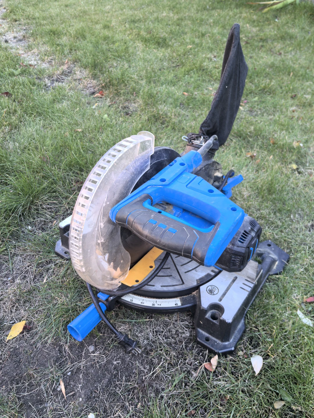 Mastercraft 10-inch Compound Mitre Saw - photo 2