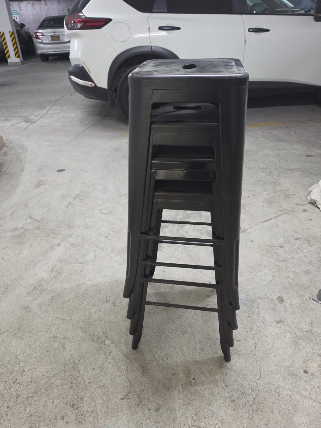 Set of 4 Stackable Black Metal Bar Stools - photo 2