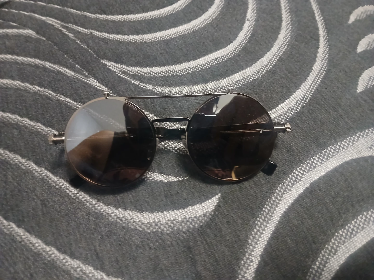 Vintage Style Round Flip-Up Sunglasses