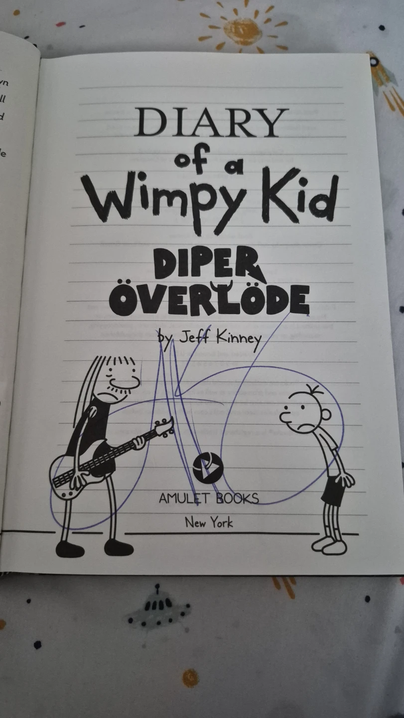 Signed diary of a Wimpy Kid: Diper Överlöde
