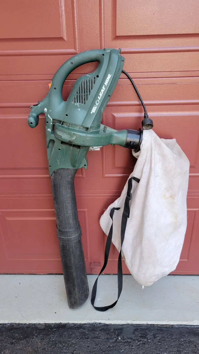 Black & Decker Leaf Hog Blower Vacuum