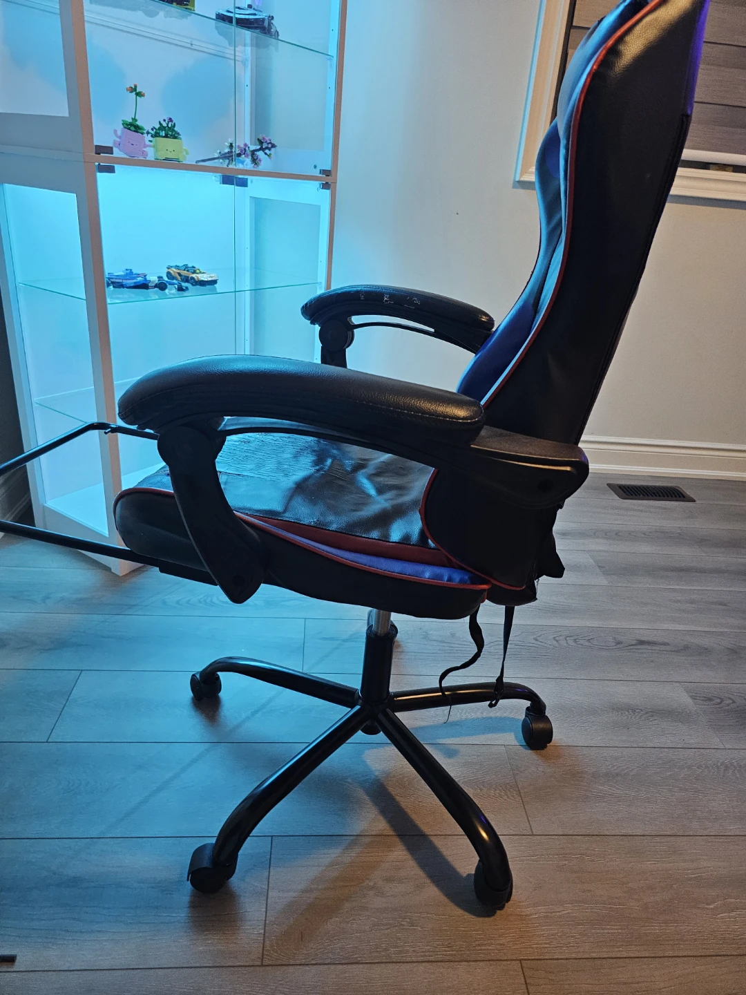 Gaming chair in black and blue - photo 3