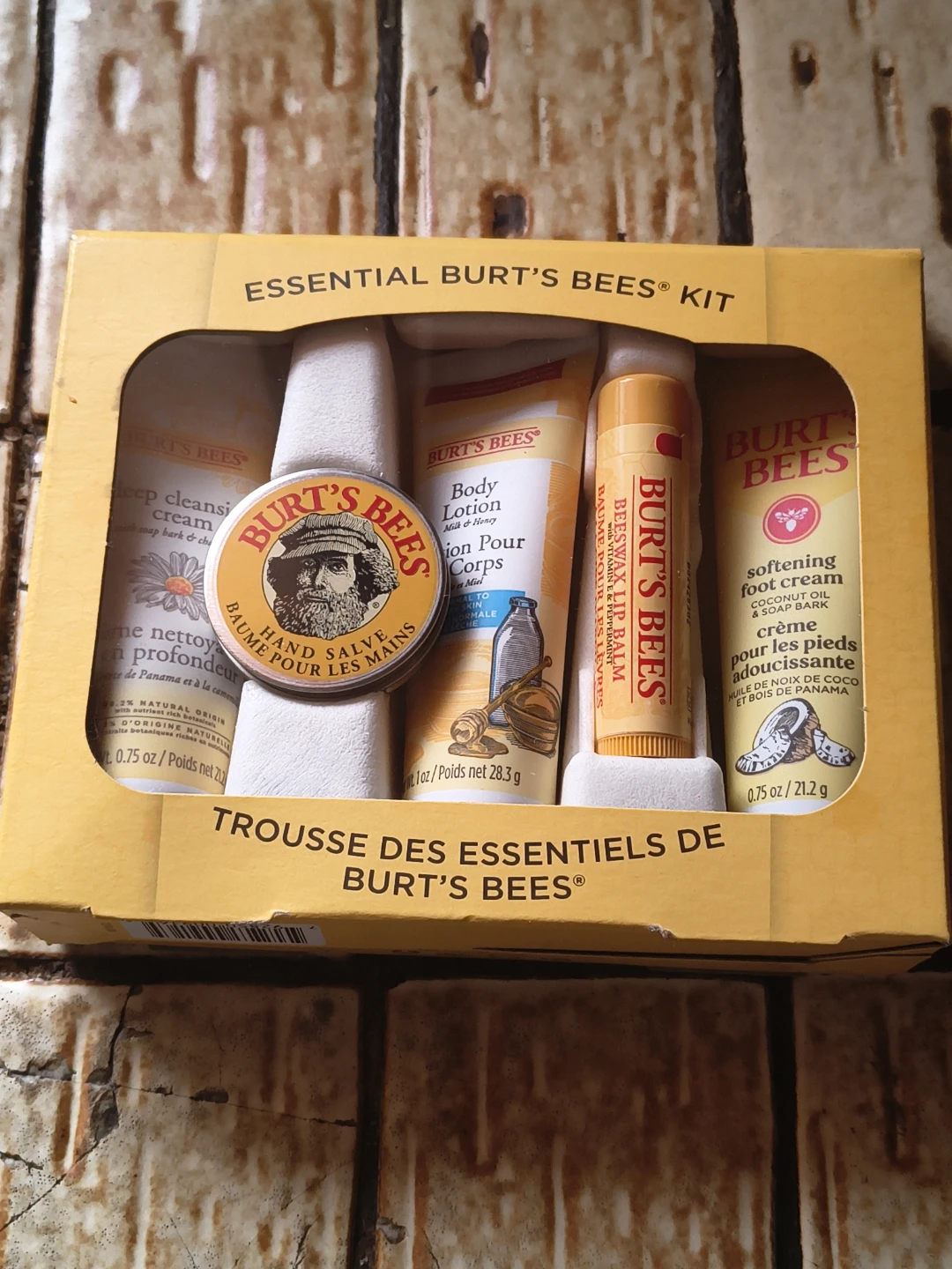 Burt's Bees Essential Kit