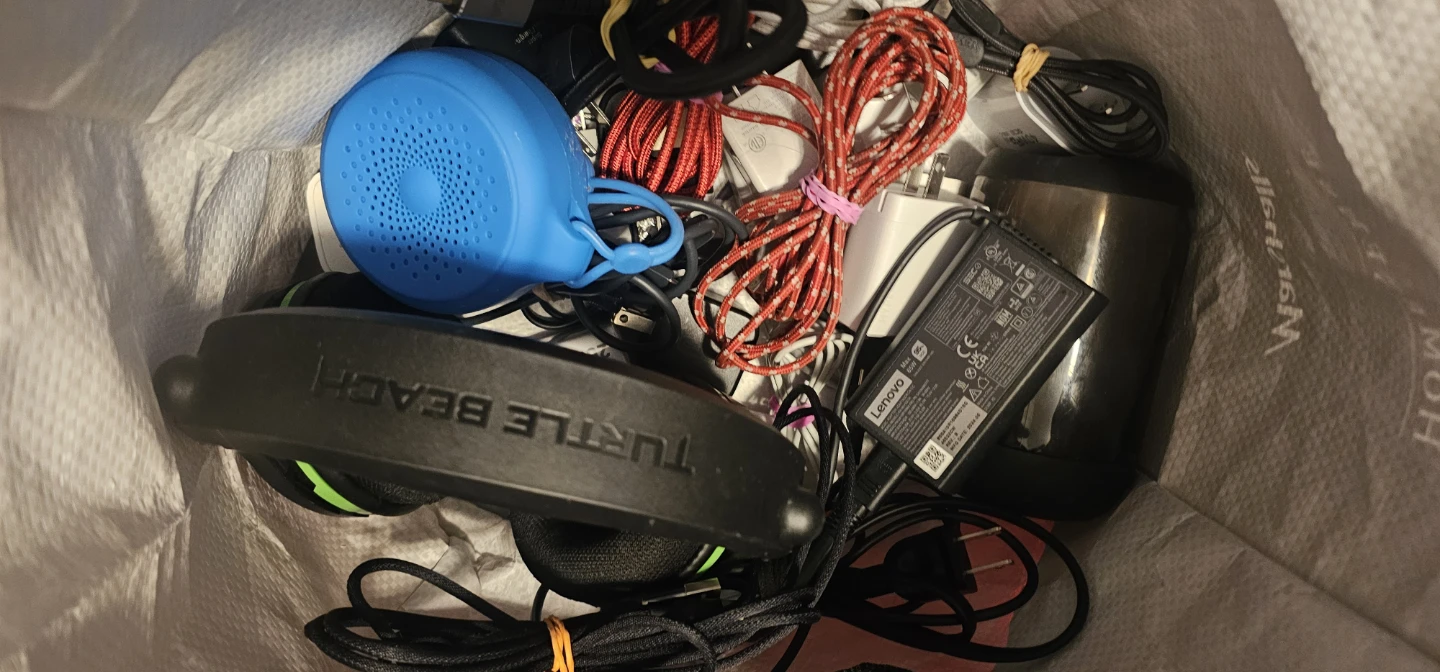Bag of electronic stuff - photo 3