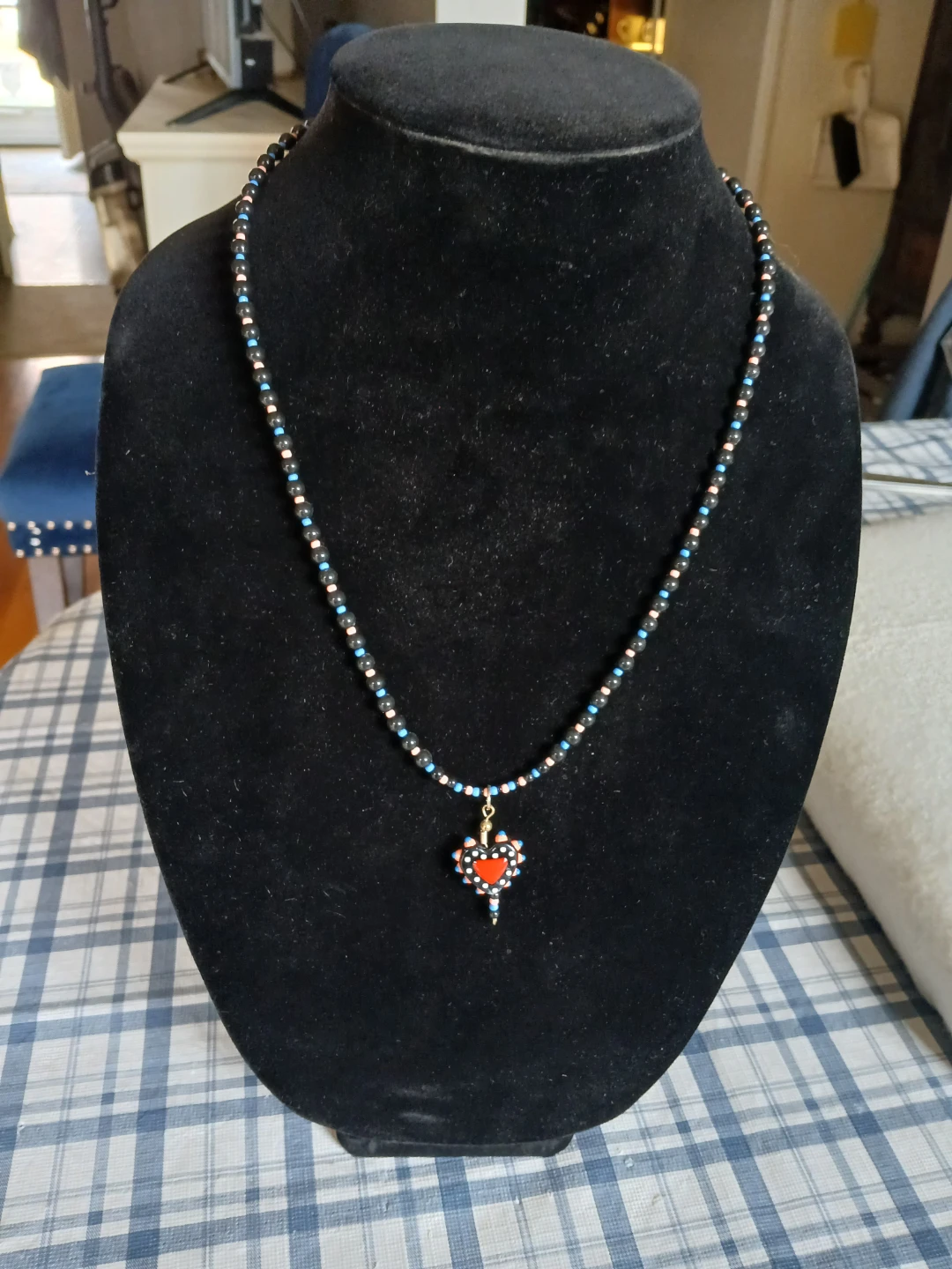 Necklace with a heart pendant - photo 5