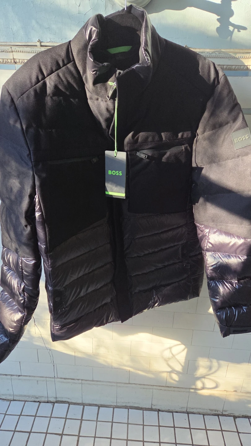 HUGO BOSS  Black coat insulation water resistant  XXL