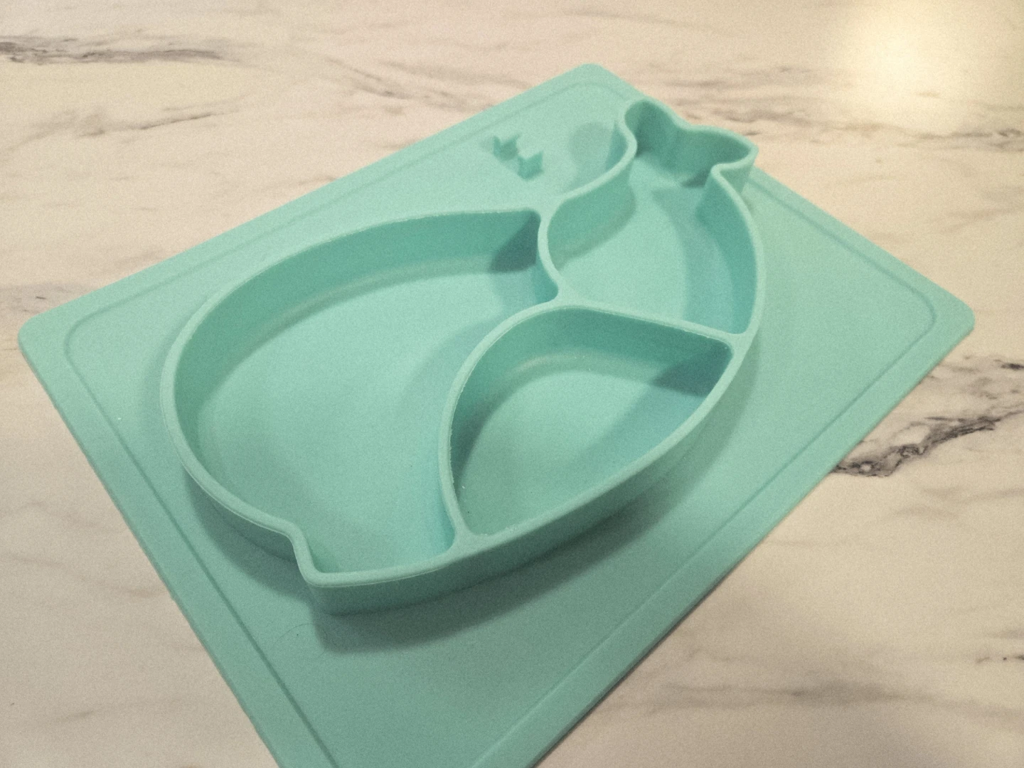 Silicone plate whale for toddlers - photo 2