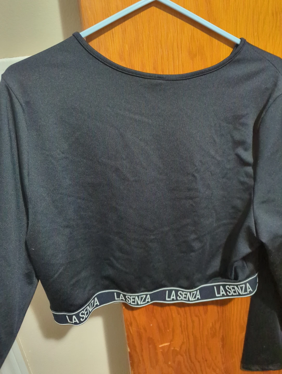 La Senza black long-sleeve crop top - photo 2