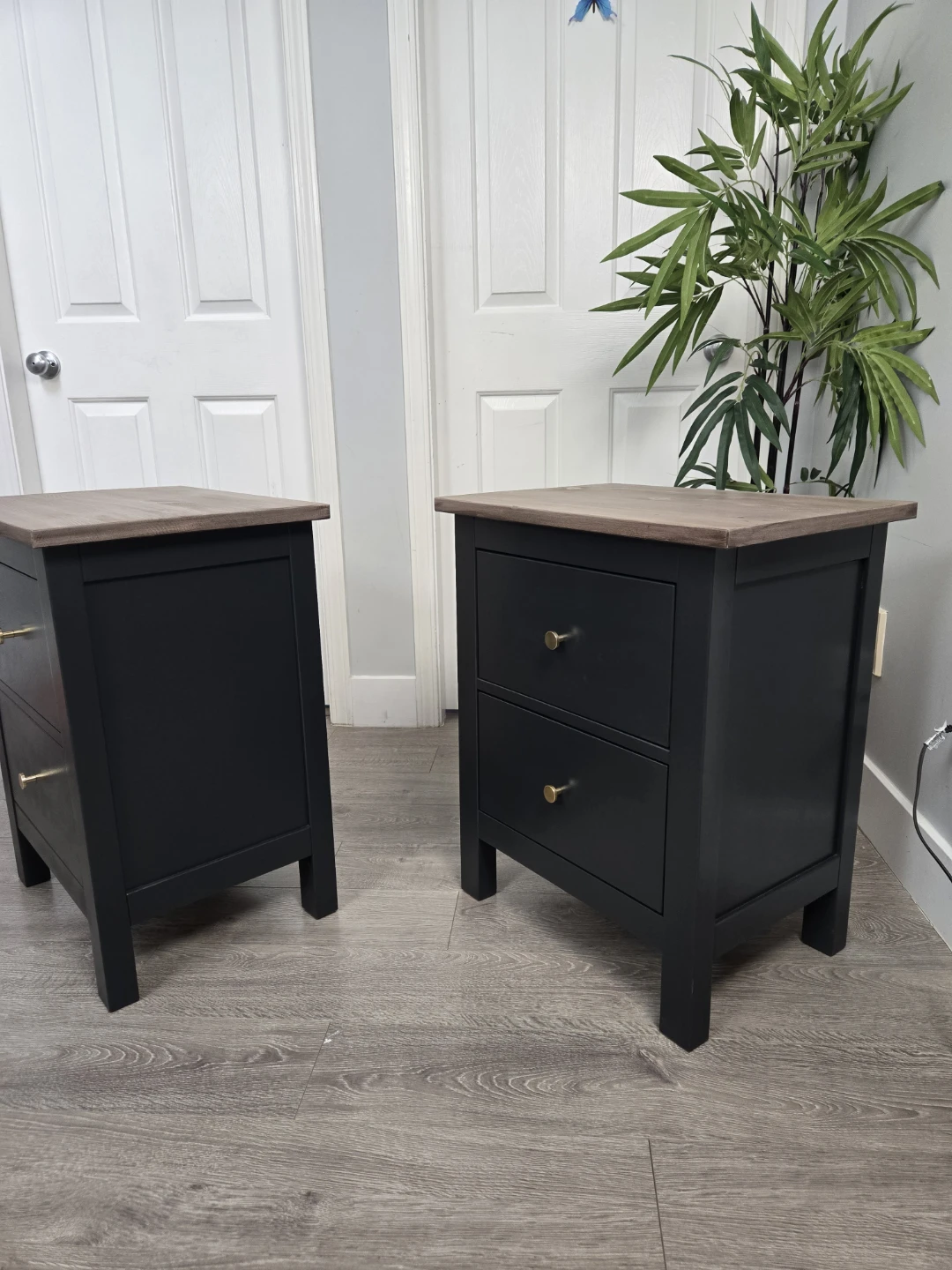 2 newly refinished solid wood nightstands - photo 4