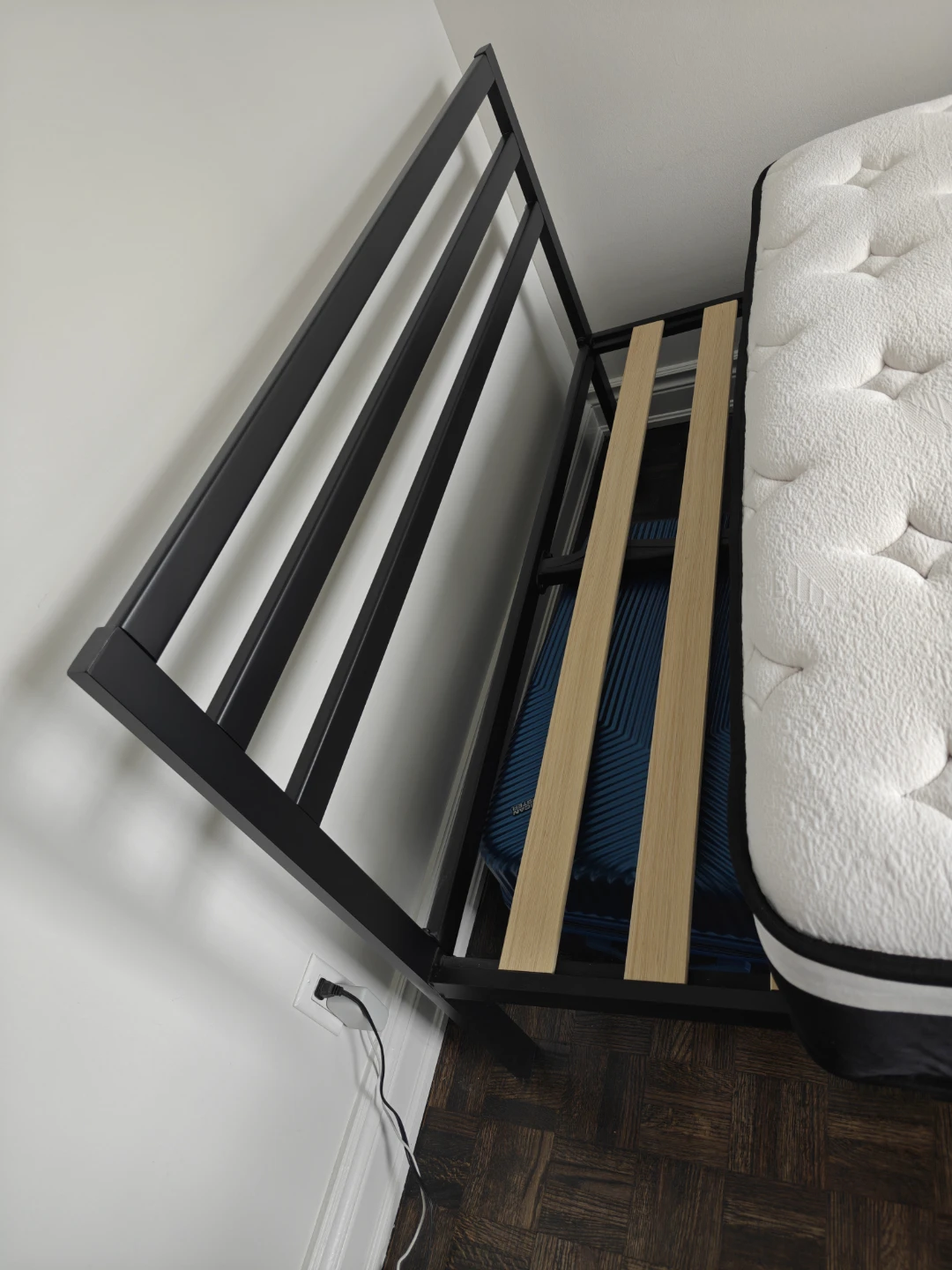 Zinus Metal Platform Bed Frame