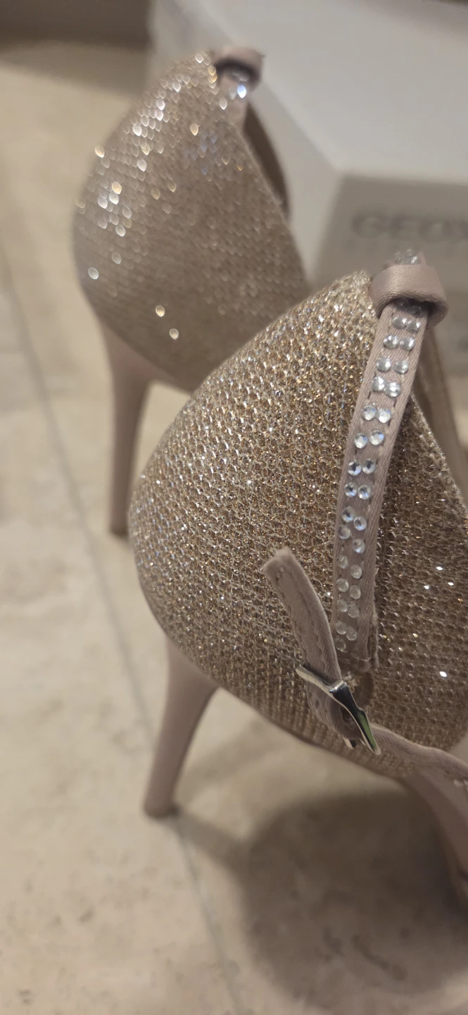 Le Château Gold Glitter Heels - photo 5
