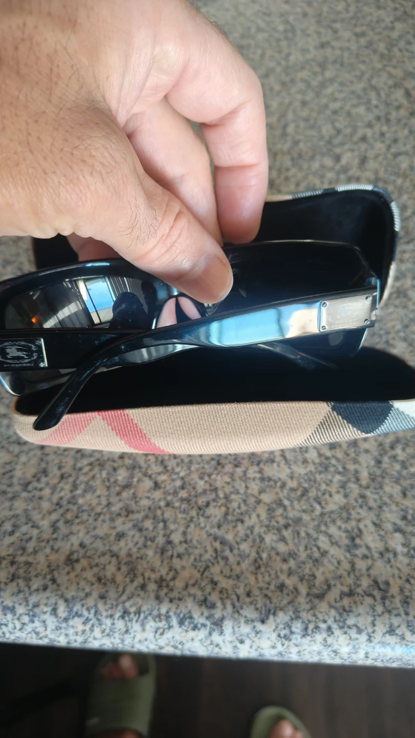 Burberry Sunglasses with Case - photo 4