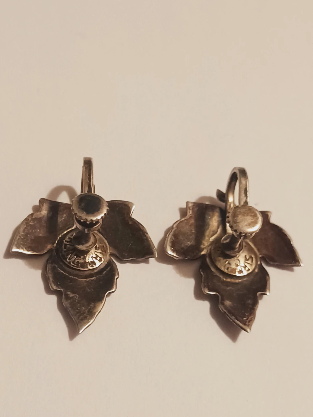 Beautiful Vintage Sterling Silver Leaf Screw-Back Earrings - photo 4
